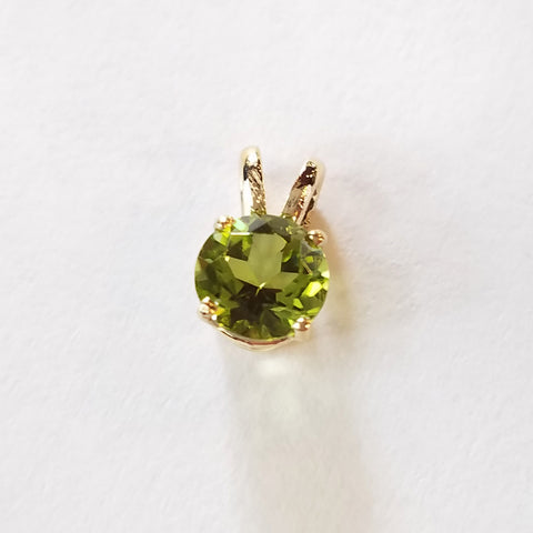 14kt  Round Peridot Pendant