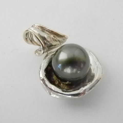 10mm Tahitian Pearl Orbit Pendant