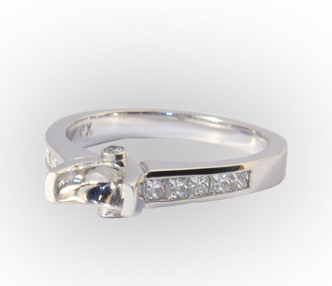 14kt White Semi Mount with 10 side Diamonds