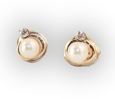 5mm Pearl Orbit Earring with Diamond