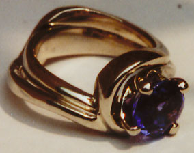 Tanzanite Solitaire curved Bypass Wedding Set.