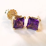 14 kt Yellow Gold Stud Earrings with Princess Cut Amethyst