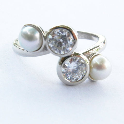 14kt Yellow Gold Diamond and Pearl Ring
