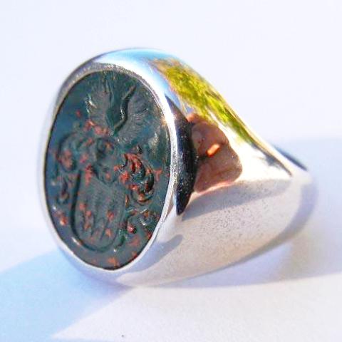 14kt Yellow Gold Family Crest Blood Stone Intaglio Ring